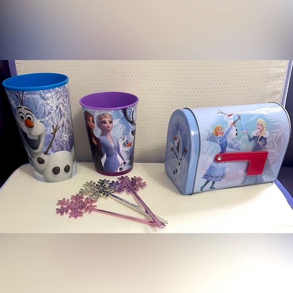Disney Frozen Gift Bundle ⛄️ - Picture 5 of 12